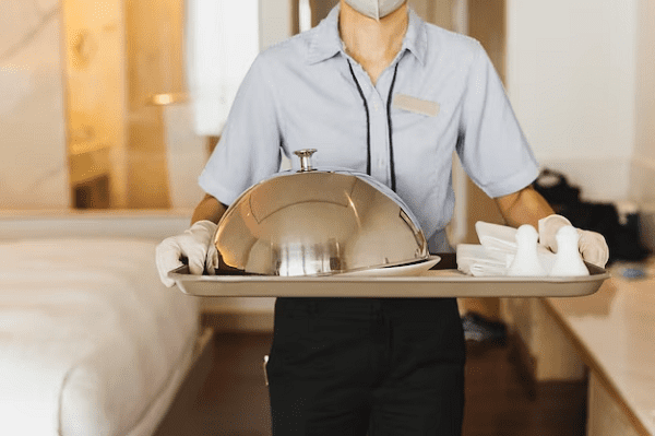 Arrangement-and-carry-of-room-service-trays